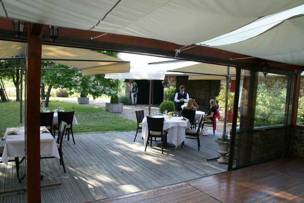 Les Roulottes & Cottages Du Moulin Chenillé-Changé Zewnętrze zdjęcie