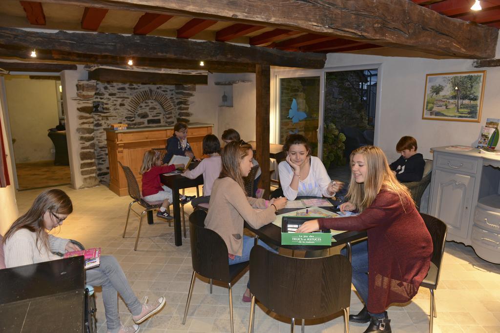 Les Roulottes & Cottages Du Moulin Chenillé-Changé Zewnętrze zdjęcie