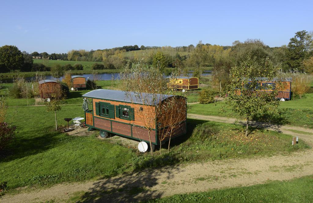 Les Roulottes & Cottages Du Moulin Chenillé-Changé Zewnętrze zdjęcie