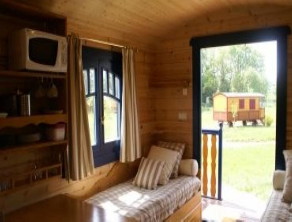 Les Roulottes & Cottages Du Moulin Chenillé-Changé Zewnętrze zdjęcie