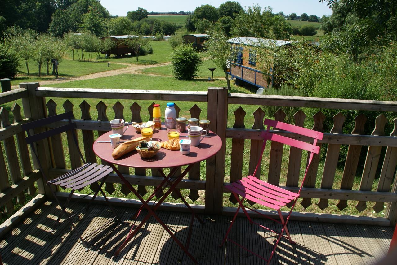 Les Roulottes & Cottages Du Moulin Chenillé-Changé Zewnętrze zdjęcie